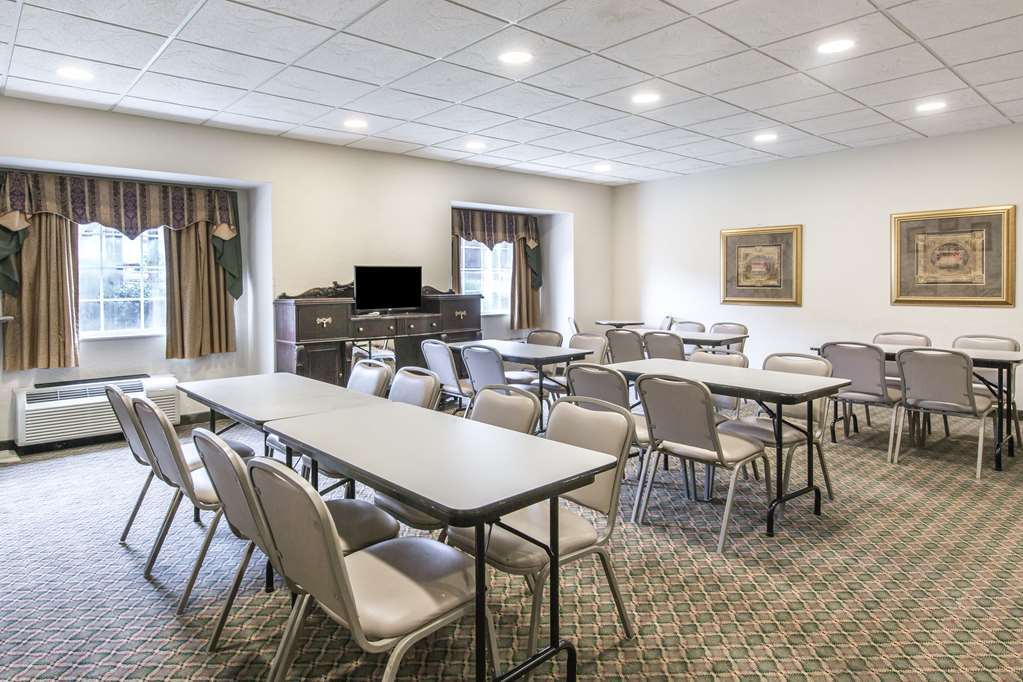 Quality Inn & Suites Robbinsville Kemudahan gambar
