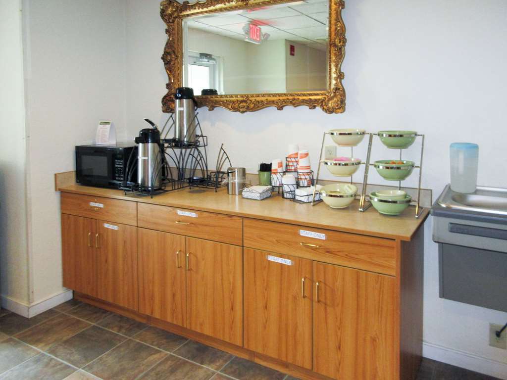 Quality Inn & Suites Robbinsville Dalaman gambar